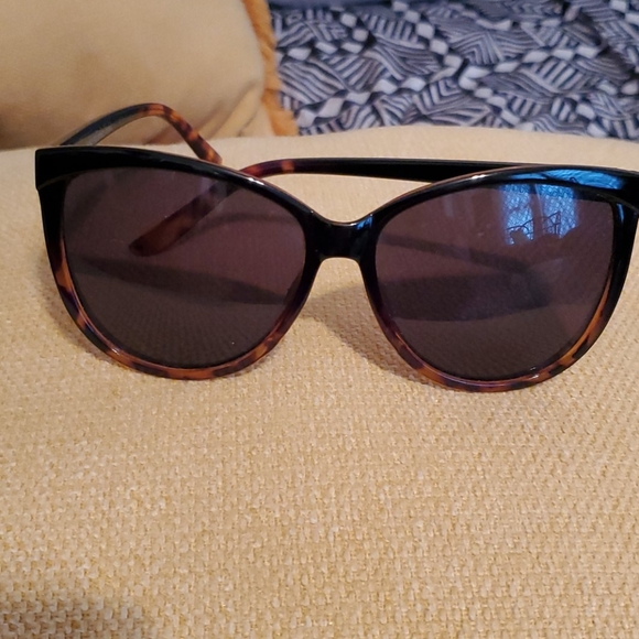 Tortoise Shell Sunglasses - Picture 2 of 3
